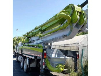 Autobetoneira com bomba ISUZU