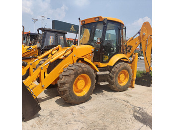 Retroescavadeira JCB 3CX