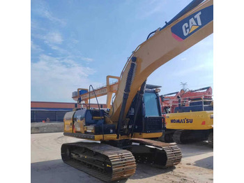 Escavadora de rastos CATERPILLAR 320D2