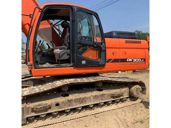 Escavadora de rastos DOOSAN DX300