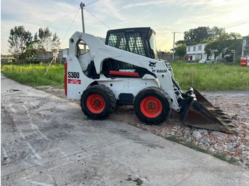 Mini pá carregadora BOBCAT S300: foto 2 Mini pá carregadora BOBCAT S300: foto 2