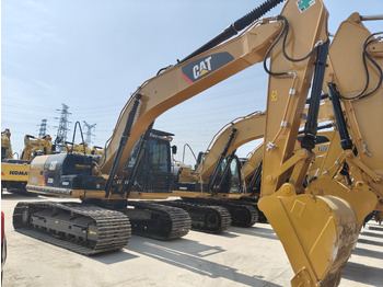 Escavadora de rastos CATERPILLAR 320D2