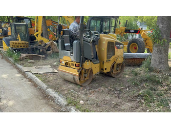 Compactador de asfalto CATERPILLAR CB14B