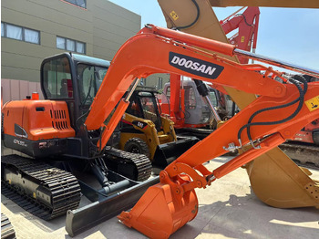 Escavadora de rastos DOOSAN DX55-9C