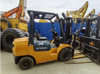 Empilhador a diesel TOYOTA
