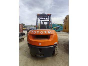 Empilhador a diesel TOYOTA 62-7FD50: foto 4