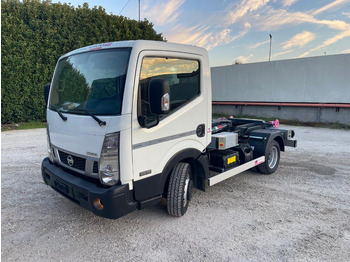 Camião polibenne NISSAN