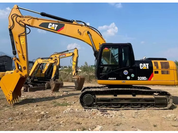 Escavadora de rastos CATERPILLAR Crawler excavator Used excavator cat320 Japan brand Used CAT 320 Excavator Caterpillar 320D Crawler Excavator CAT320 used digger for sale: foto 2