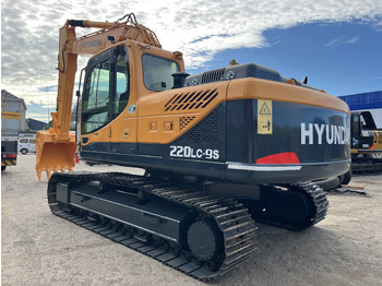 Escavadeira HYUNDAI