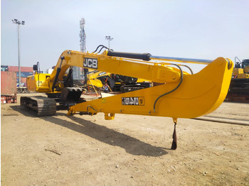 Escavadora de rastos JCB