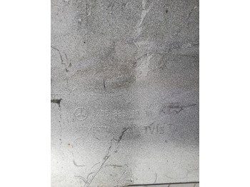 Para-choque para Camião ZDERZAK TYŁ MERCEDES C KLASE A 205 885 38 38: foto 4 Para-choque para Camião ZDERZAK TYŁ MERCEDES C KLASE A 205 885 38 38: foto 4