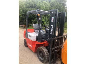 Empilhador a diesel HELI