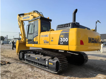 Escavadora de rastos KOMATSU PC300-8: foto 4