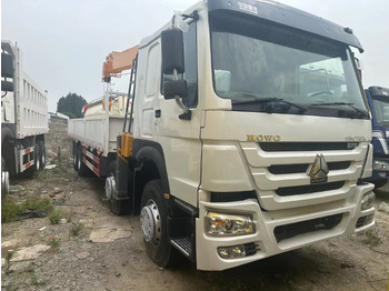 Camião grua SINOTRUK HOWO