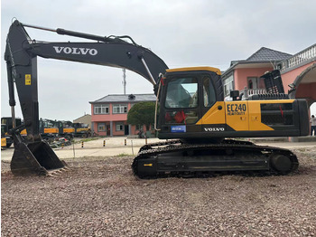 Escavadeira VOLVO EC240