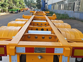 Semi-reboque chassi para transporte de contêineres novo TITAN 3 Axle Container Chassis for Sale in Malawi: foto 3