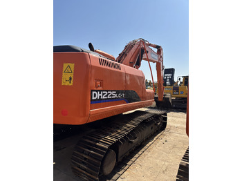Escavadora de rastos DOOSAN DH225
