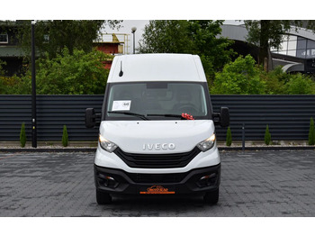 Furgão Iveco DAILY MAXI 35S16 / 2.3 - 160 KM / AUTOMAT HI-MATIC / NOWY MODEL / 3 OSOBY / DOSTAWCZE / BLASZAK / KLIMA / CZUJNIKI COFANIA / NISKI PRZEBIEG / 2022 / SERWISOWANY / Z NIEMIEC: foto 2 Furgão Iveco DAILY MAXI 35S16 / 2.3 - 160 KM / AUTOMAT HI-MATIC / NOWY MODEL / 3 OSOBY / DOSTAWCZE / BLASZAK / KLIMA / CZUJNIKI COFANIA / NISKI PRZEBIEG / 2022 / SERWISOWANY / Z NIEMIEC: foto 2