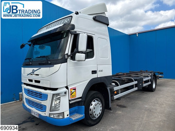 Camião transportador de contêineres/ Caixa móvel VOLVO FM 330