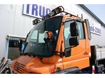 Camião de caixa aberta/ Plataforma, Veículo municipal/ Especial Unimog U 400 4 x 4 Mulag Teleskopausleger + Zapfwelle: foto 3