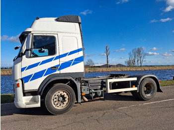 Tractor Volvo FM 380: foto 2
