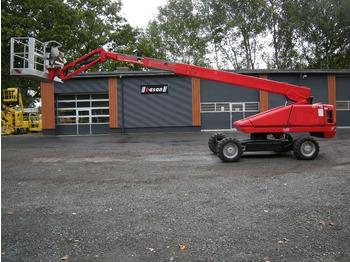 Caminhão com plataforma aérea SNORKEL