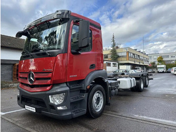 Camião chassi MERCEDES-BENZ