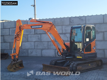 Mini escavadeira Doosan DX63-3: foto 3