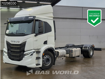 Camião chassi IVECO S-WAY