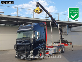 Camião de transporte de madeira VOLVO FH16 750