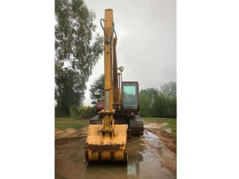 Escavadora de rastos CASE