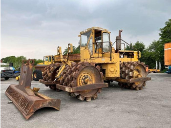 Compactador CATERPILLAR