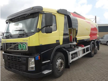 Camião cisterna VOLVO FM12