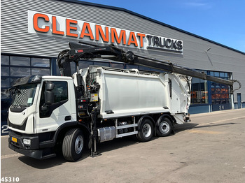 Caminhão de lixo GINAF