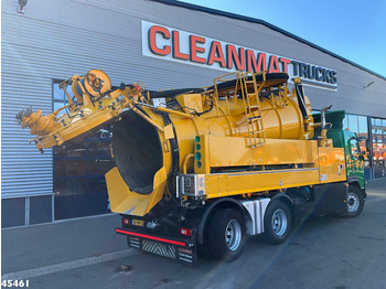Caminhão limpa fossa VOLVO FMX 420