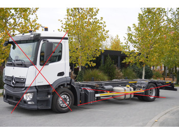 Estrutura/ Châssis BDF construction lifted hydraulically by 50 cm: foto 2 Estrutura/ Châssis BDF construction lifted hydraulically by 50 cm: foto 2