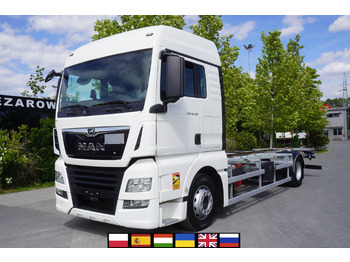 Camião transportador de contêineres/ Caixa móvel MAN