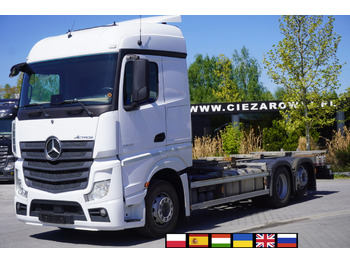 Camião transportador de contêineres/ Caixa móvel MERCEDES-BENZ Actros 2545