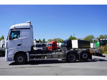 Camião transportador de contêineres/ Caixa móvel MERCEDES-BENZ Actros 2545 6×2 MP5 / Full ADR / BDF: foto 2