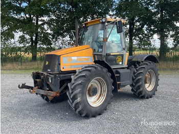 Trator JCB