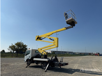Caminhão com plataforma aérea 2011 Renault Maxity 110Dxi 2011 Socage DA320 20 m on Bucket Truck: foto 4