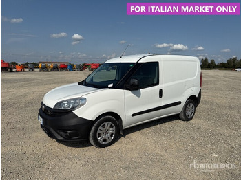 Furgão compacto FIAT Doblo