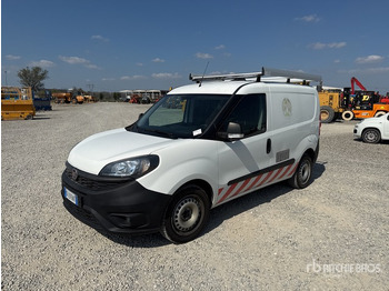 Furgão compacto FIAT Doblo