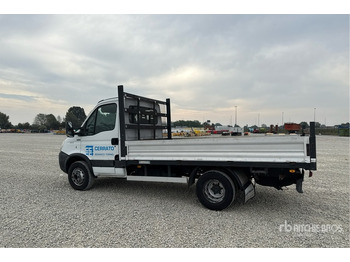 Carrinha de caixa aberta IVECO Daily