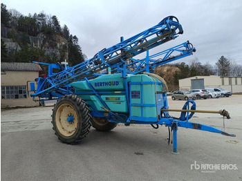 Pulverizador de arrastar BERTHOUD