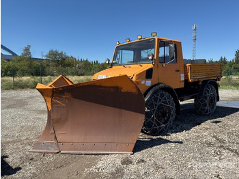 Veículo municipal/ Especial UNIMOG