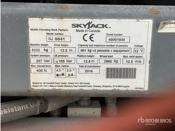 Plataforma de Tijera/ Plataforma de tesoura SKYJACK