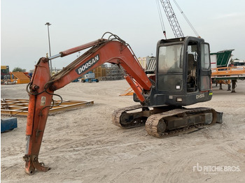 Mini escavadeira DOOSAN DH55