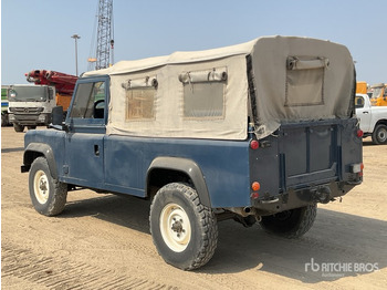 Automóvel Land Rover 110: foto 4
