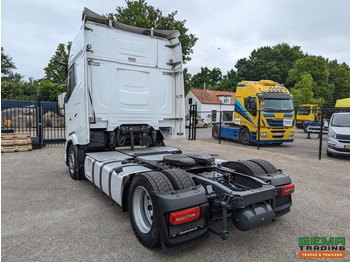 Tractor DAF XG+ 4x2 Euro6E - MEGA/Lowdeck - Retarder - Dubbele tanks - MirrorCam - 3 DVS StarRating: foto 4 Tractor DAF XG+ 4x2 Euro6E - MEGA/Lowdeck - Retarder - Dubbele tanks - MirrorCam - 3 DVS StarRating: foto 4